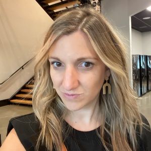 Meet your Posher, Jennifer